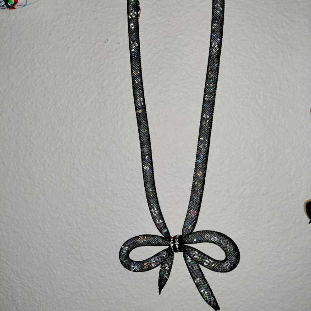 NWOT Betsey Johnson Black Mesh Bow Necklace